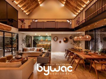 CASA EN ACATITLÁN
