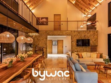 CASA EN ACATITLÁN