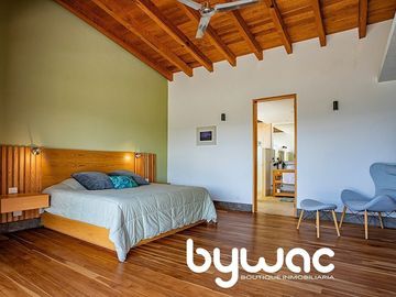 CASA CON   VISTA AL LAGO