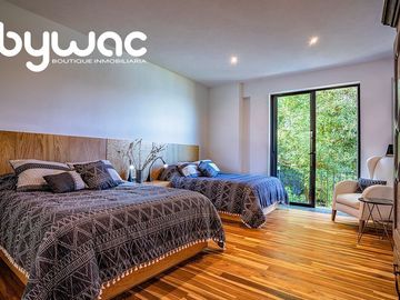 CASA CON   VISTA AL LAGO