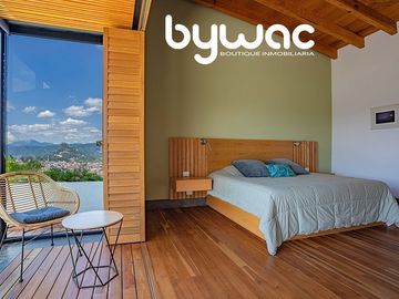 CASA CON   VISTA AL LAGO
