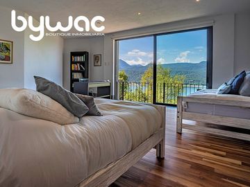 CASA CON   VISTA AL LAGO