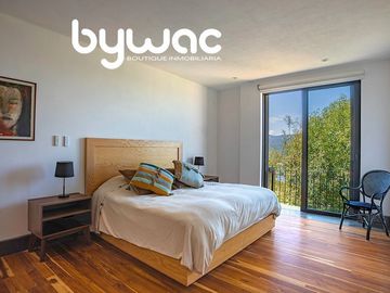 CASA CON   VISTA AL LAGO