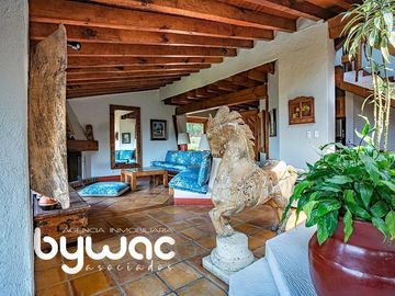 CASA CON VISTA AL LAGO