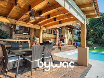 CASA CON VISTA AL LAGO