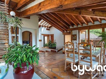 CASA CON VISTA AL LAGO