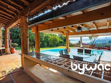 CASA CON VISTA AL LAGO