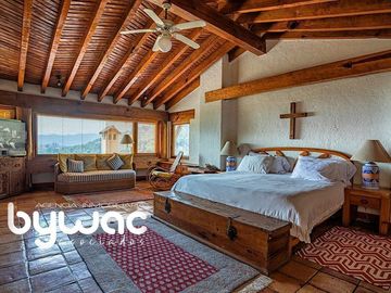 CASA CON VISTA AL LAGO