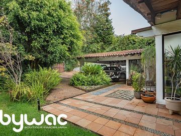 CASA EN AVÁNDARO CON GRAN JARDÍN