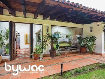 CASA EN AVÁNDARO CON GRAN JARDÍN