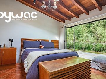 CASA EN AVÁNDARO CON GRAN JARDÍN