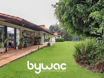 CASA EN AVÁNDARO CON GRAN JARDÍN