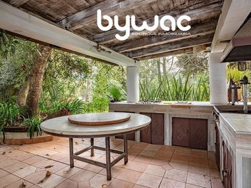 CASA EN AVÁNDARO CON GRAN JARDÍN