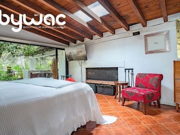 CASA EN AVÁNDARO CON GRAN JARDÍN