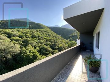 CASA EN VENTA SIERRA ALTA ZONA CARRETERA NACIONAL MONTERREY