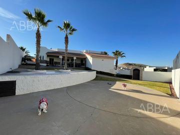 CASA EN VENTA EN LOMAS DEL VALLE CON VISTA