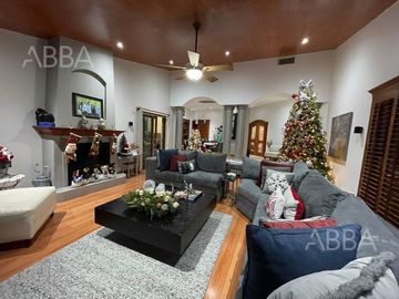 CASA EN VENTA EN LOMAS DEL VALLE CON VISTA