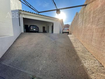 CASA EN VENTA EN LOMAS DEL VALLE CON VISTA