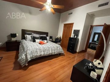 CASA EN VENTA EN LOMAS DEL VALLE CON VISTA