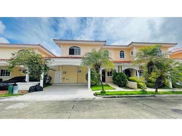 VENTA CASA EN ESTE COSTA DEL ESTE PALMERAS