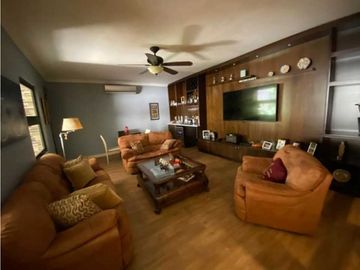 VENTA CASA EN ESTE COSTA DEL ESTE PALMERAS