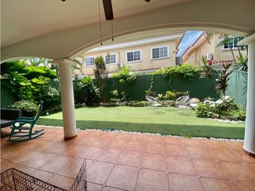 VENTA CASA EN ESTE COSTA DEL ESTE PALMERAS