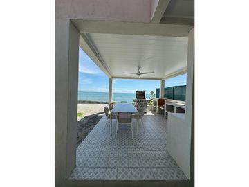 VENTA DE CASA DE PLAYA REMODELADA EN EL PALMAR