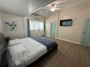 VENTA DE CASA DE PLAYA REMODELADA EN EL PALMAR