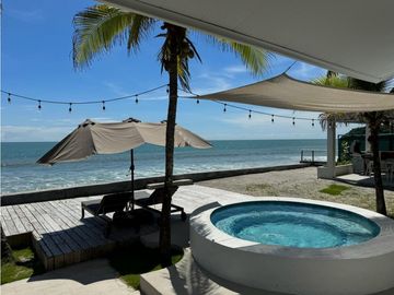 VENTA DE CASA DE PLAYA REMODELADA EN EL PALMAR