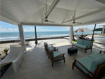 VENTA DE CASA DE PLAYA REMODELADA EN EL PALMAR