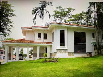 Se VENDE Casa en Senderos Camino de Cruces Modelo Esmeralda 3, Clayton