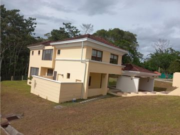 Se VENDE Casa Senderos Camino de Cruces Modelo Topacio, Clayton, Ancón