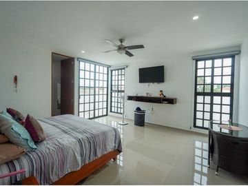 CASA EQUIPADA EN VENTA EN PRIVADA CANARIA AL NORTE DE MERIDA.
