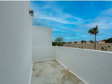 CASA EQUIPADA EN VENTA EN PRIVADA CANARIA AL NORTE DE MERIDA.