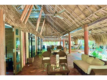Casa en la isla Tierra bomba (Precio cambia por temporada)