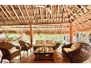 Casa en la isla Tierra bomba (Precio cambia por temporada)