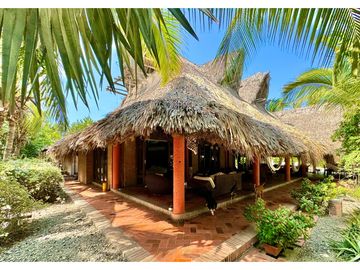 Casa en la isla Tierra bomba (Precio cambia por temporada)