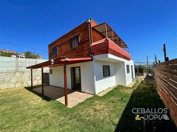 Casa en Venta en Las Américas, Villa Alemana