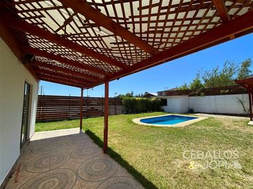 Casa en Venta en Las Américas, Villa Alemana