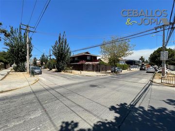 Casa en Venta en calle Esmeralda, Quilpué (perfil comercial)