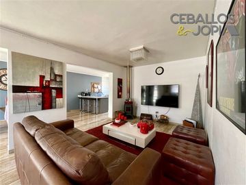 Casa en Venta en calle Esmeralda, Quilpué (perfil comercial)
