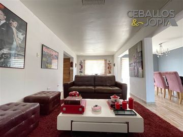 Casa en Venta en calle Esmeralda, Quilpué (perfil comercial)
