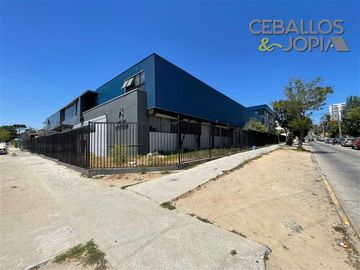 Casa en Venta en calle Esmeralda, Quilpué (perfil comercial)