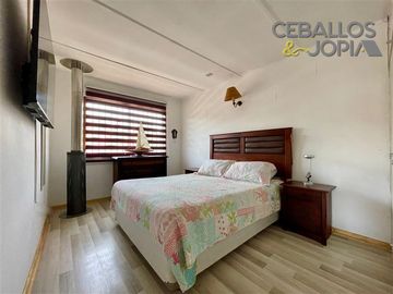 Casa en Venta en calle Esmeralda, Quilpué (perfil comercial)