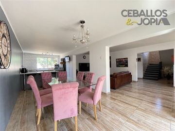 Casa en Venta en calle Esmeralda, Quilpué (perfil comercial)