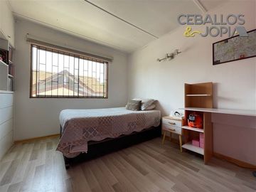 Casa en Venta en calle Esmeralda, Quilpué (perfil comercial)