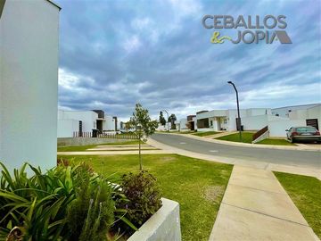 Casa en Venta en Condominio Altos de Rumié, Villa Alemana