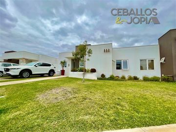 Casa en Venta en Condominio Altos de Rumié, Villa Alemana