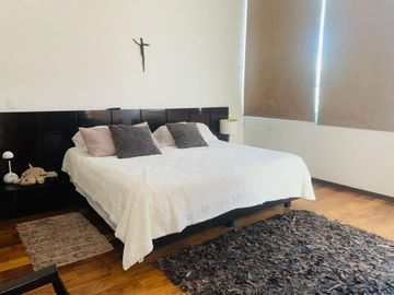 Casa en venta con amplio jardín de 3 recámaras, en fracc zona Zerezotla.