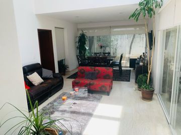 Casa en venta con amplio jardín de 3 recámaras, en fracc zona Zerezotla.